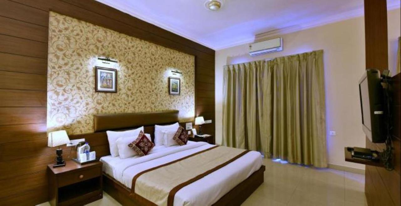 The Royal Retreat Hotel Ranchi Buitenkant foto